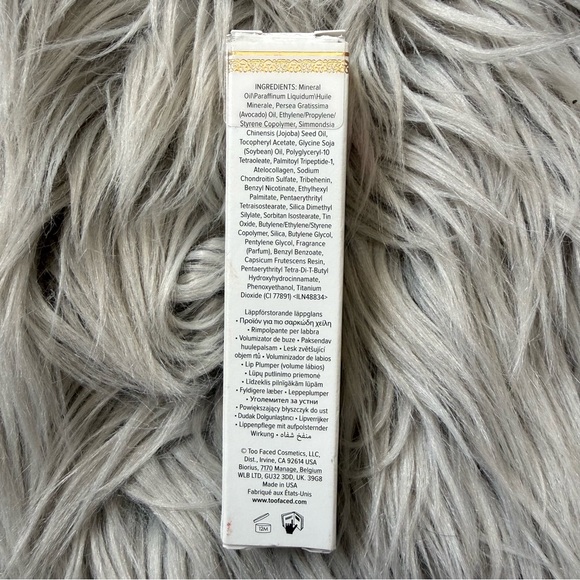 TOO FACED Lip Injection Extreme Hydrating Lip
Plumper Gloss NWB - Picture 3 of 6